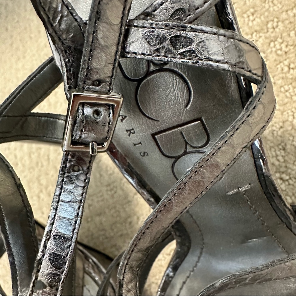 BCBG New Without Box Strappy Platform Snake Pattern Silver Heels Size 5.5! - Picture 7 of 9